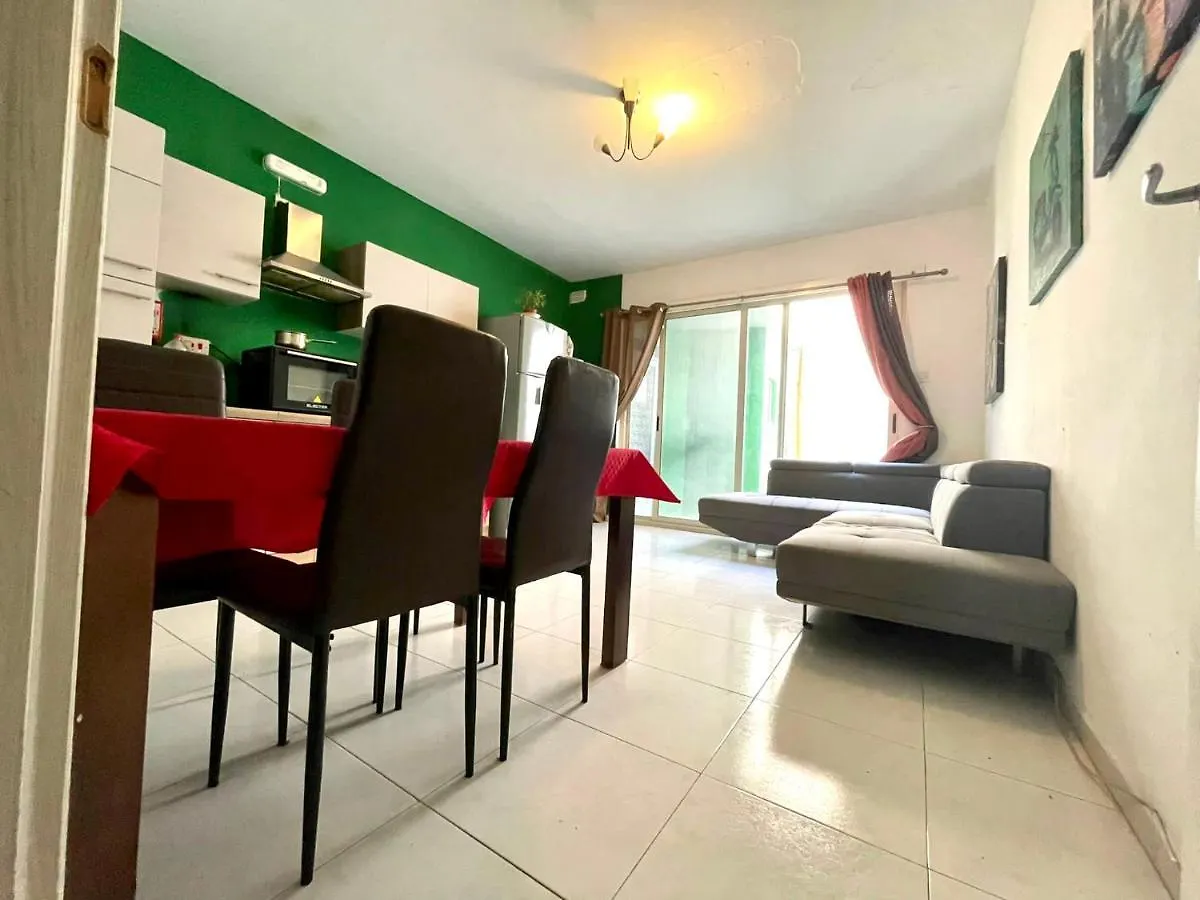 Room 6- Private Room With Private Terrace, Private Bathroom, Ac And Wifi Malta