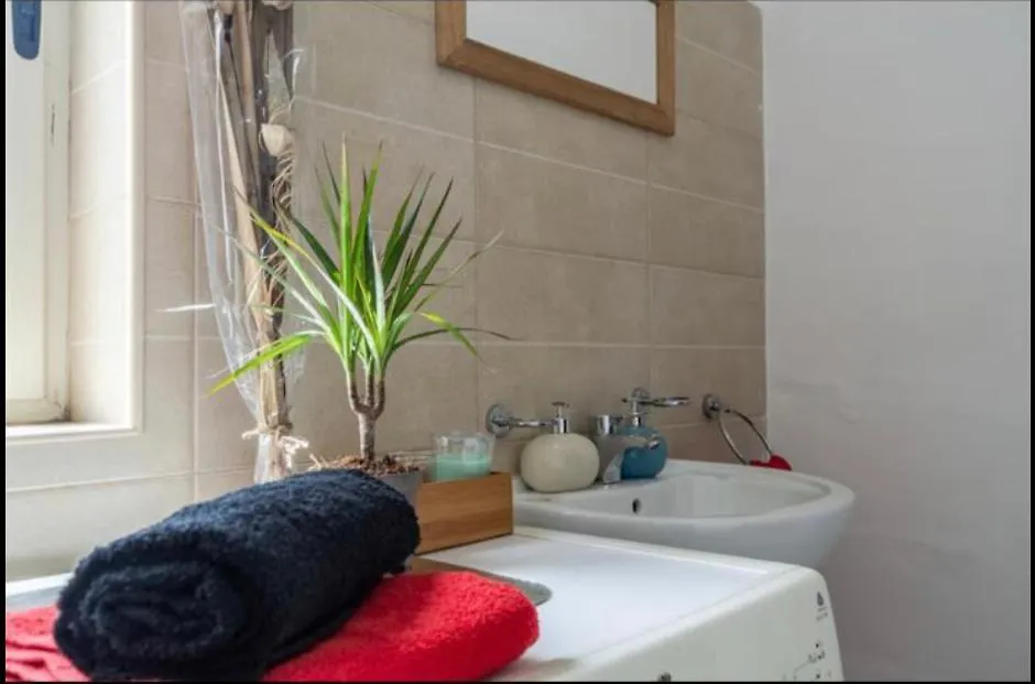 Room 6- Private Room With Private Terrace, Private Bathroom, Ac And Wifi 0*, Sliema